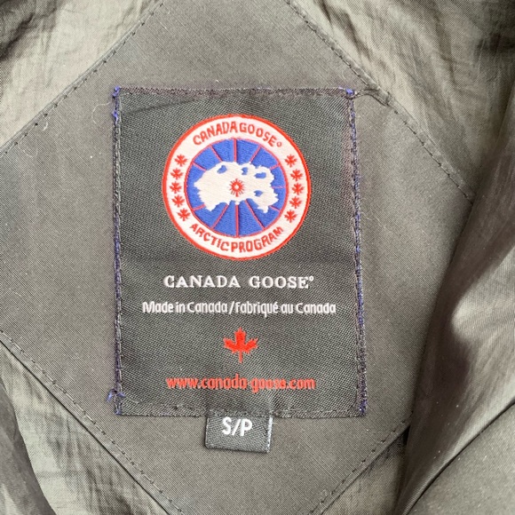 Canada Goose Womens Parka Size Small - Picture 5 of 16